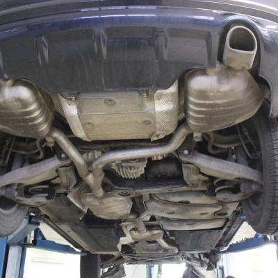автомобиль на подъемнкие